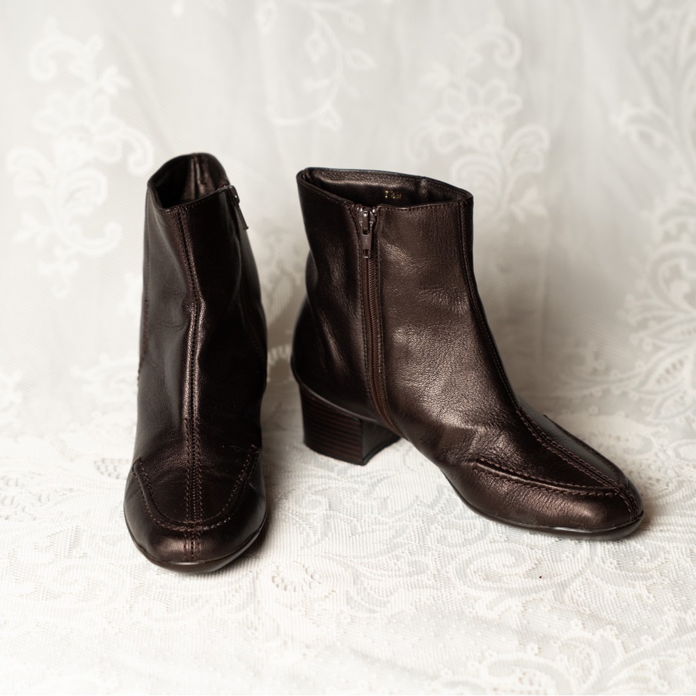 Nice Italian leather boots (brown)